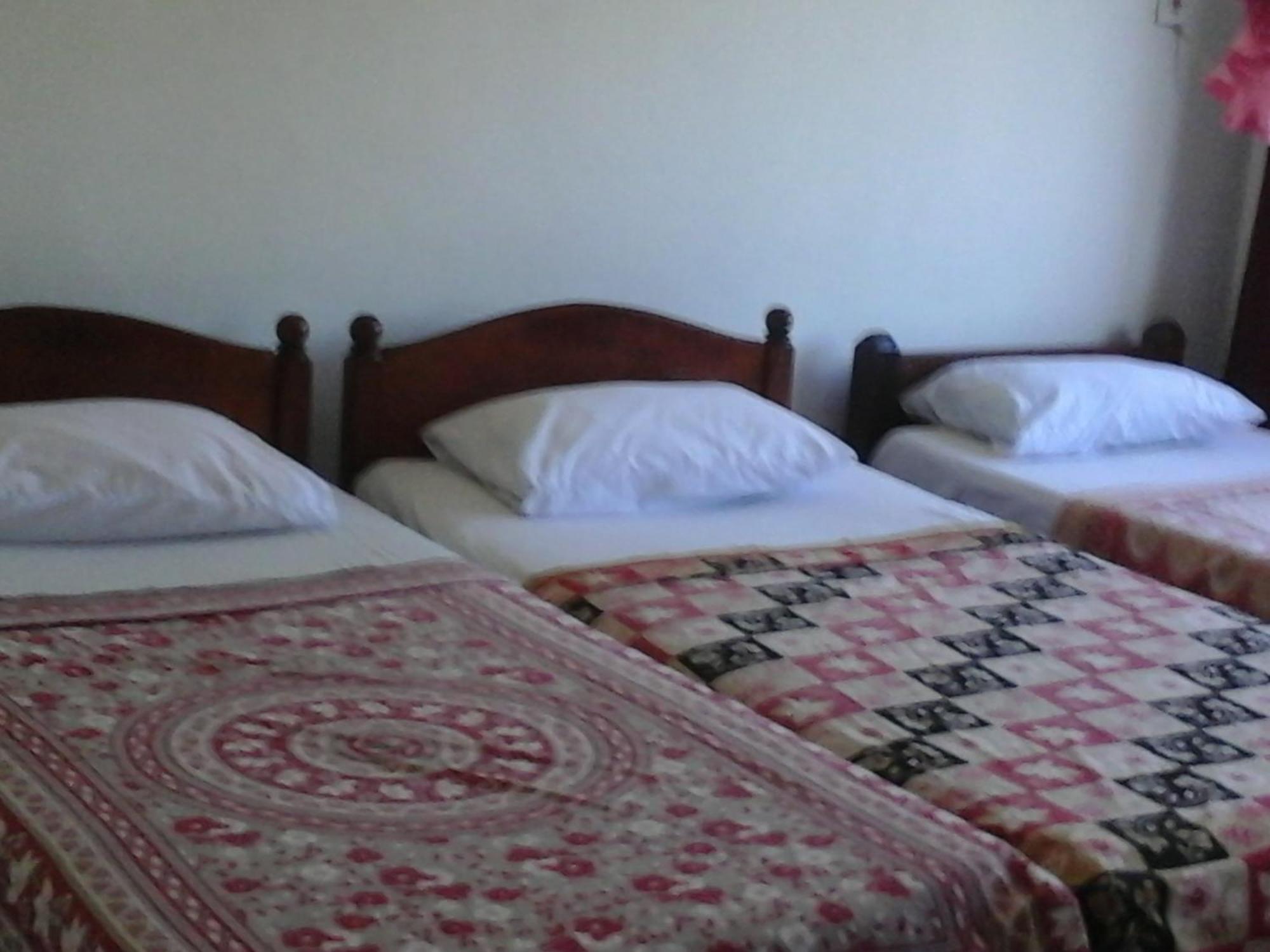 Majestic Tourist Hotel Kandy Buitenkant foto