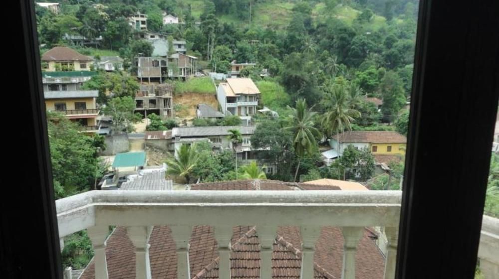 Majestic Tourist Hotel Kandy Buitenkant foto