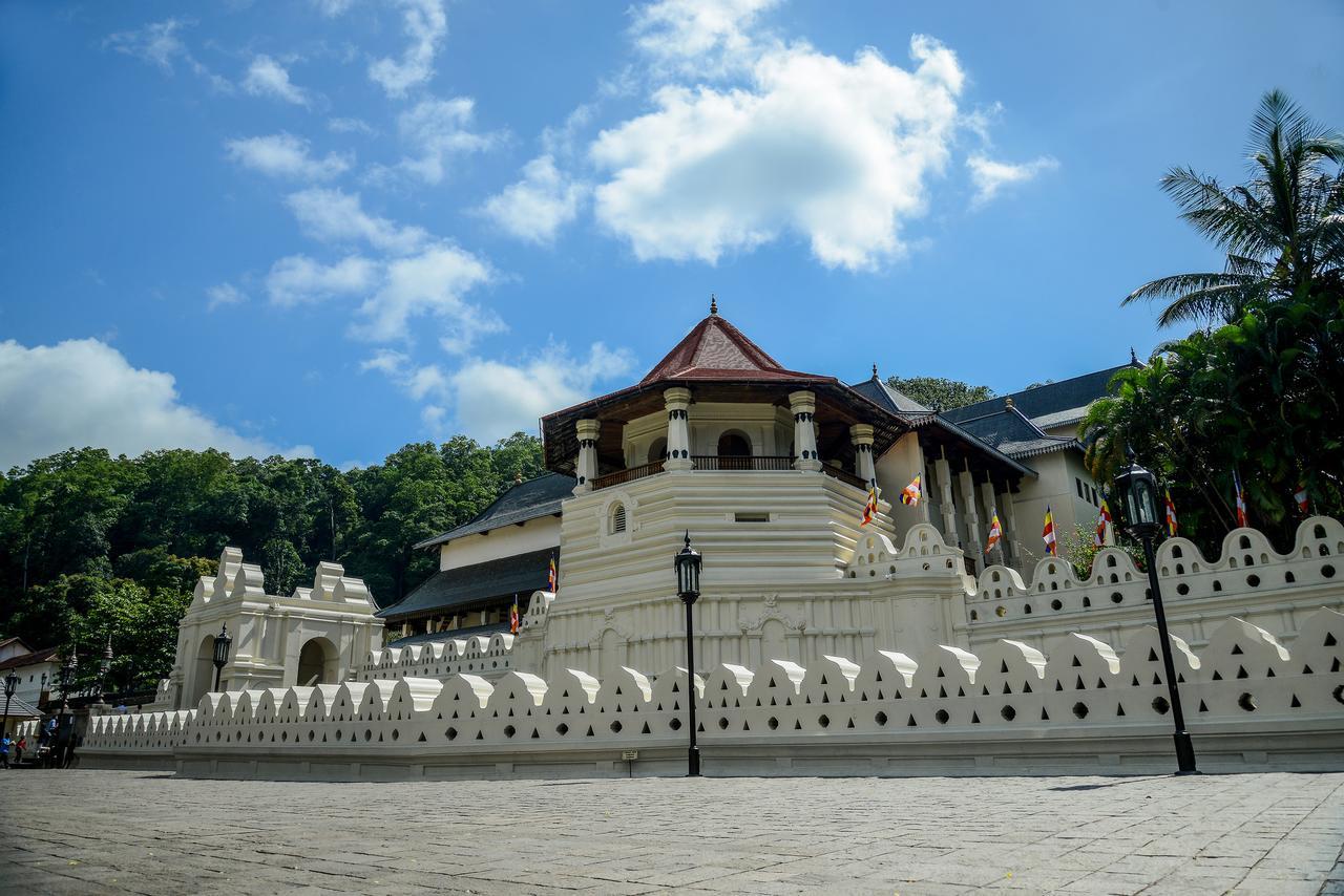 Majestic Tourist Hotel Kandy Buitenkant foto