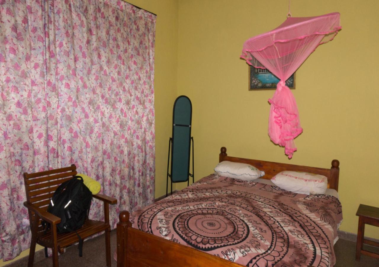 Majestic Tourist Hotel Kandy Buitenkant foto