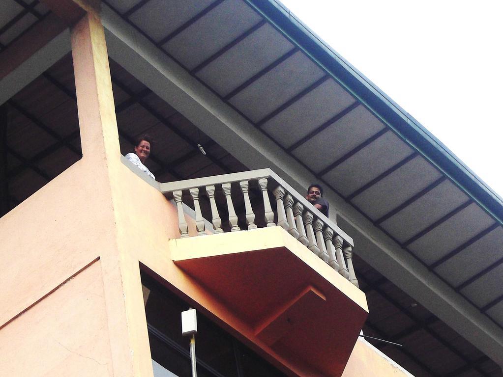 Majestic Tourist Hotel Kandy Buitenkant foto